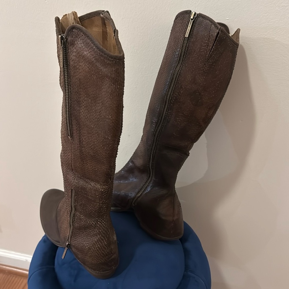 Brand new with box size 10 leather snake skin patten boots
